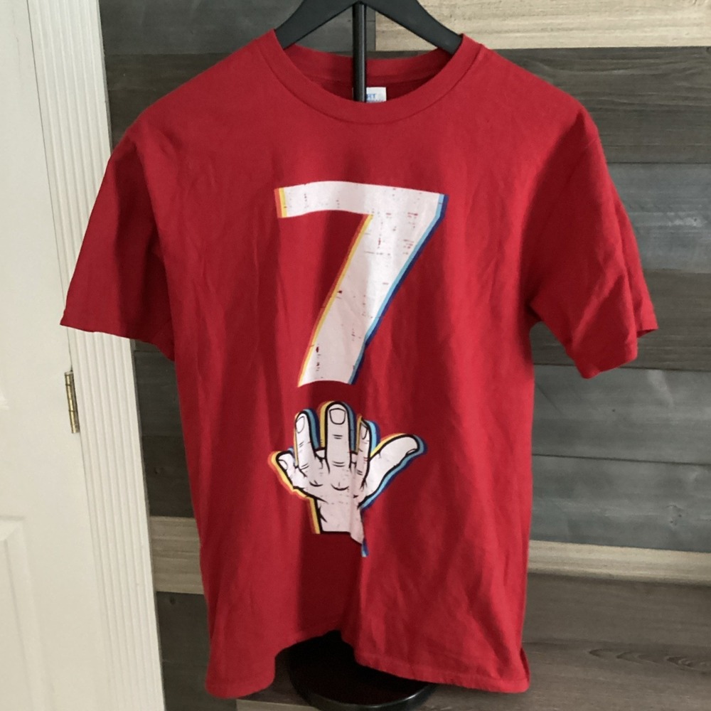 Red Graphic Kids T-shirt With 7 And A Hand‎ Size Med